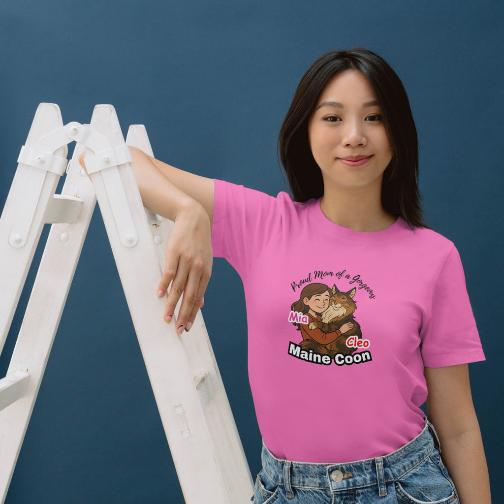 Cute Cat Lover T-Shirt: Perfect for Pet Parents, Gift for Cat Owners, Animal Lovers, Maine Coon Owners, Funny Cat Mom Shirt